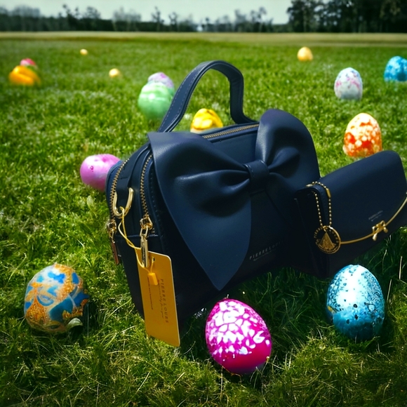 Beautiful Petite Navy Blue Bow Front Elegant Designer Shoulderbag Set - Picture 3 of 8